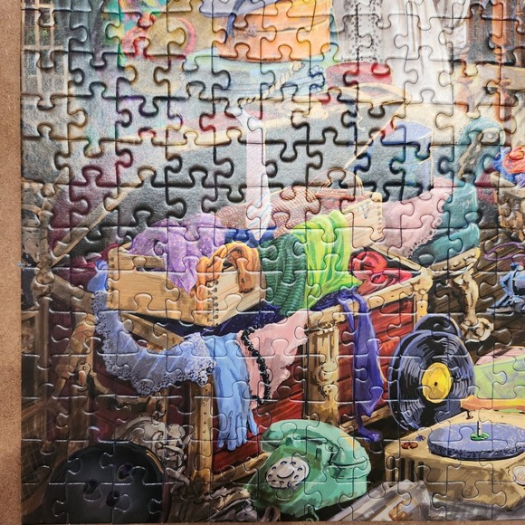 Ravensburger 500 piece jigsaw puzzle "The Attic" - Picture 4 of 9